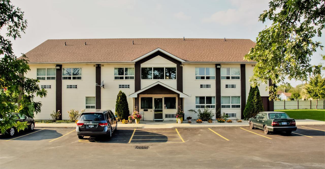 Royal Windsor Motel Екстер'єр фото
